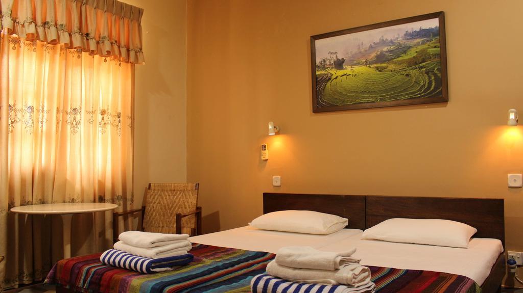 Hotel Janishi Residencies Negombo Camera foto