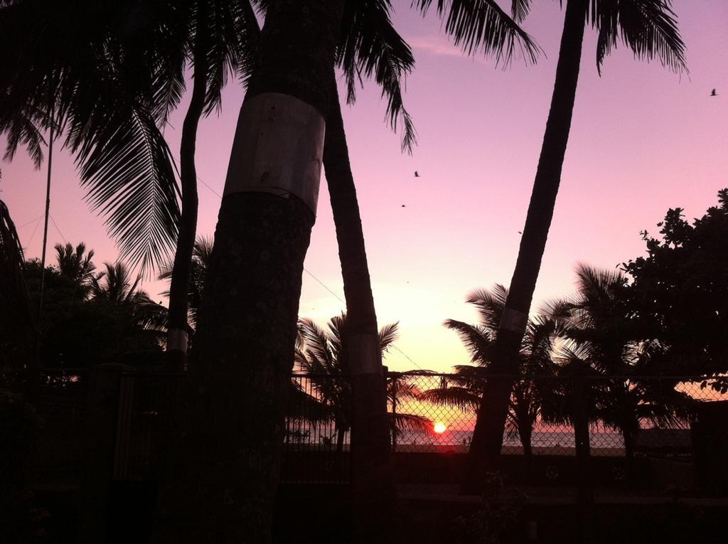 Hotel Janishi Residencies Negombo Esterno foto