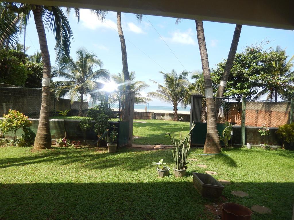 Hotel Janishi Residencies Negombo Esterno foto