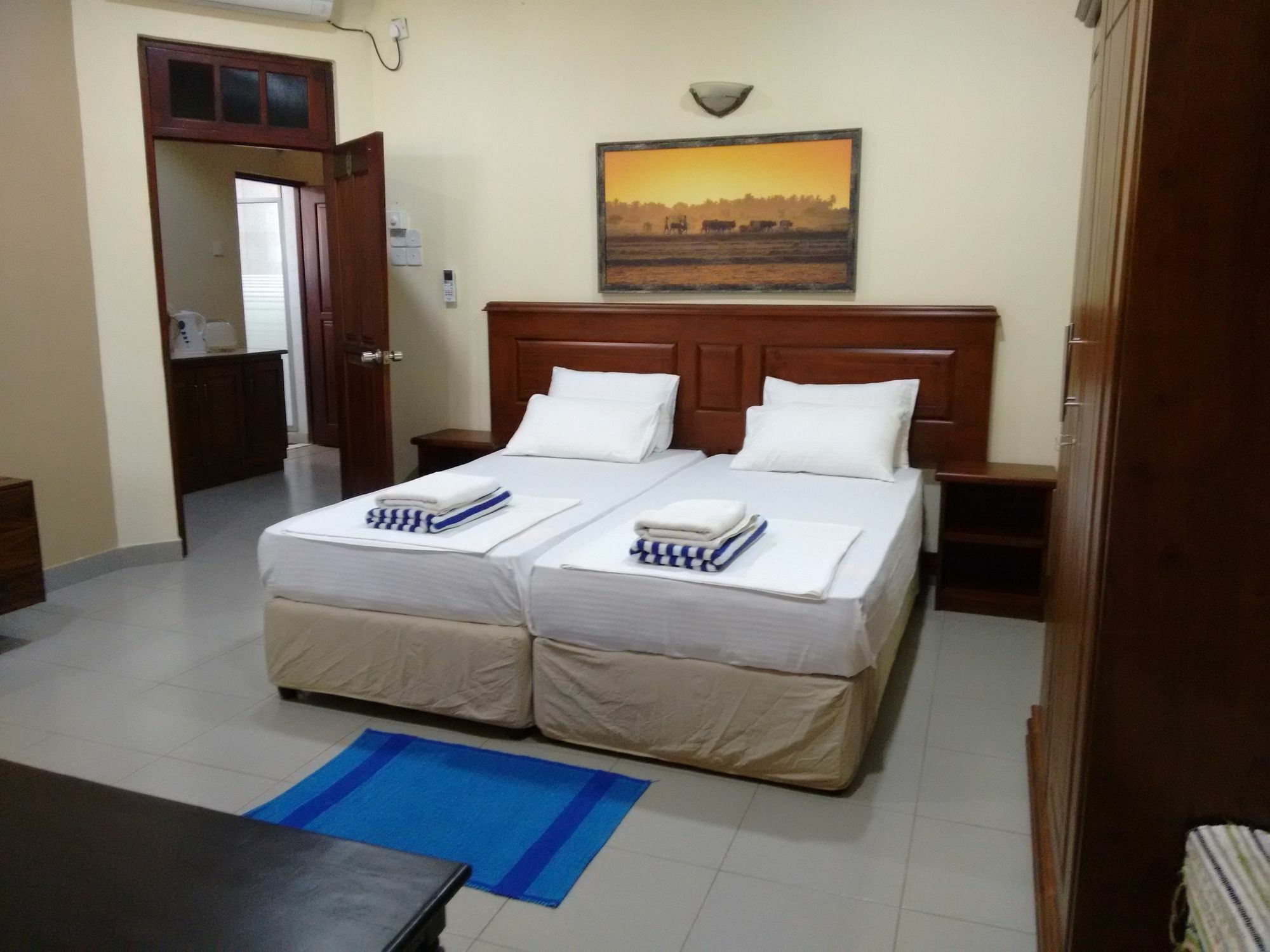 Hotel Janishi Residencies Negombo Esterno foto