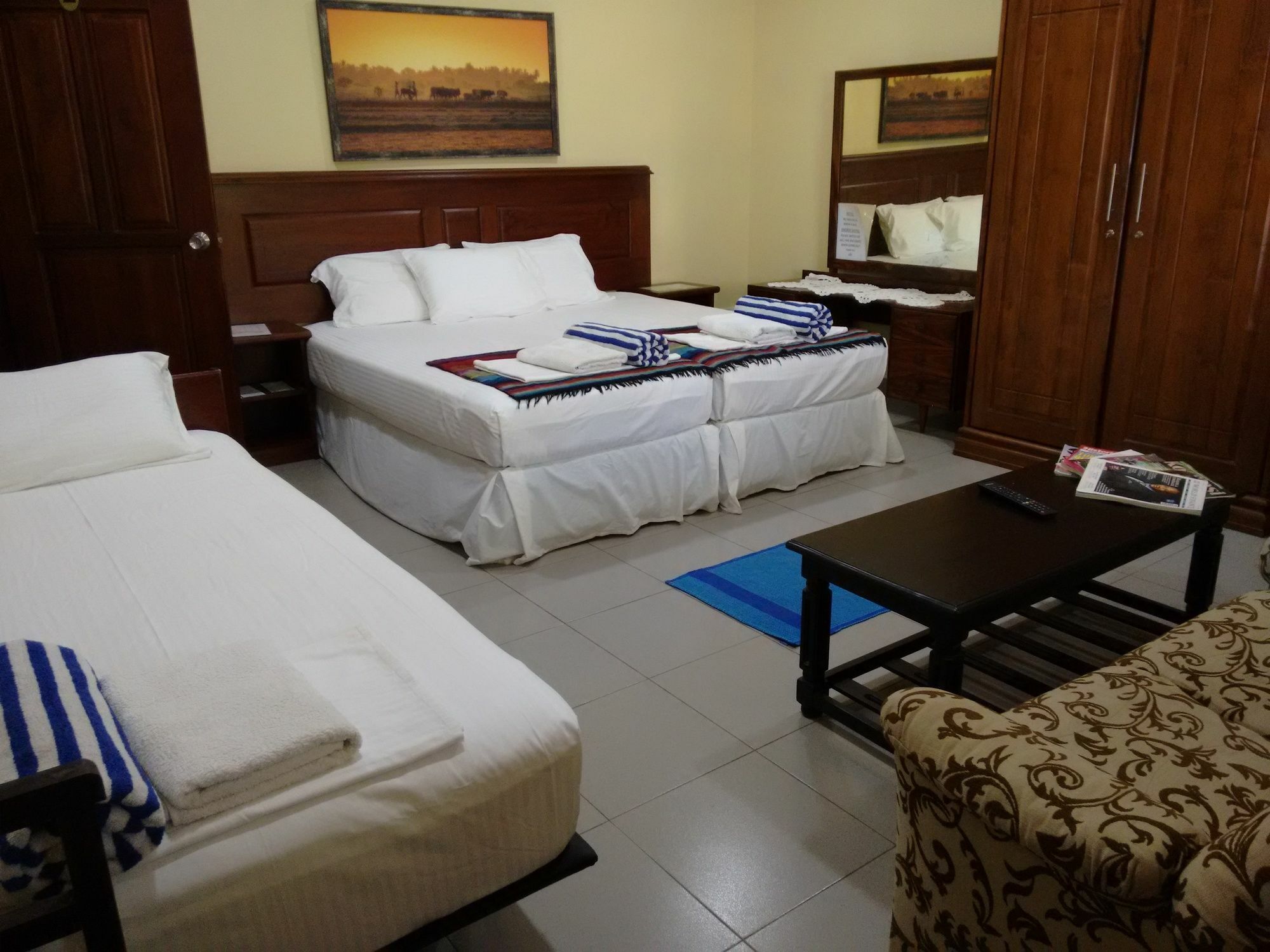 Hotel Janishi Residencies Negombo Esterno foto